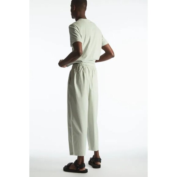 New! COS | Men's Wide-Leg Elasticated Trousers In Light Green - Picture 2 of 12